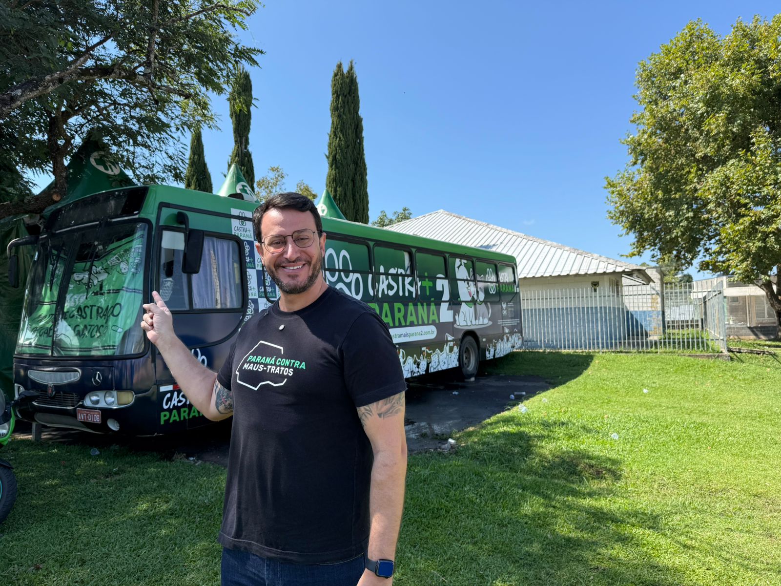 Delegado Matheus Laiola em unidade do programa Castra+Paraná